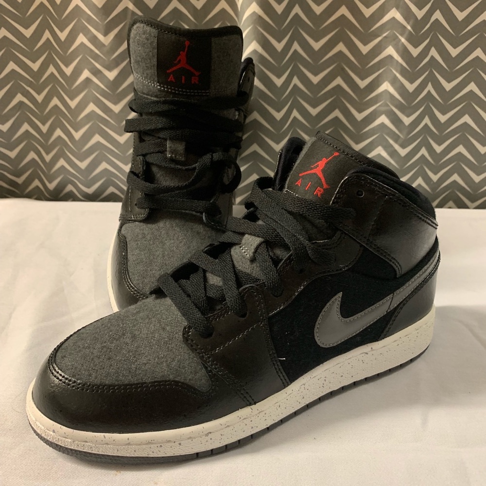 Air Jordan 1 mid prem bg